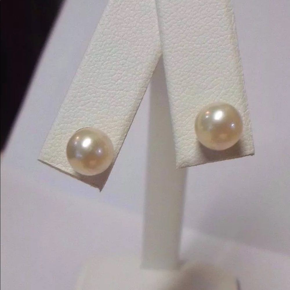 14k Solid Gold 7MM Pearl Earring
